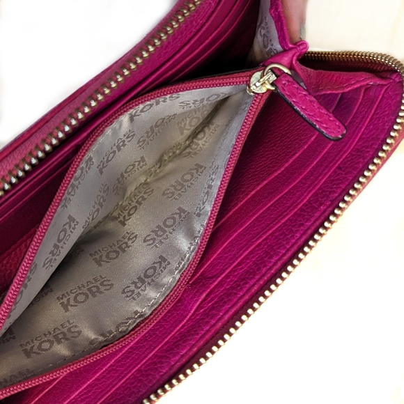 Michael Kors Pink Pebble Leather Wallet - Picture 4 of 16